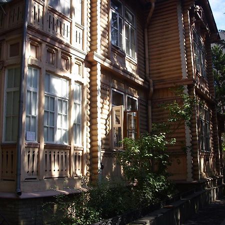 ホテル Old House Rustaveli ボルジョミ エクステリア 写真