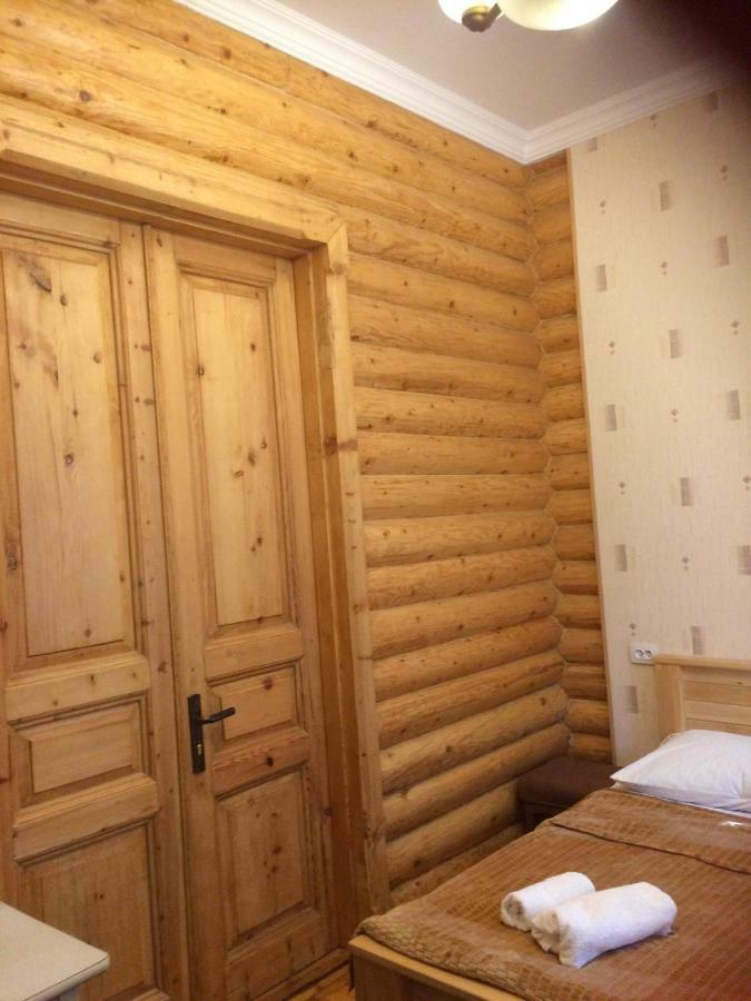 ホテル Old House Rustaveli ボルジョミ エクステリア 写真